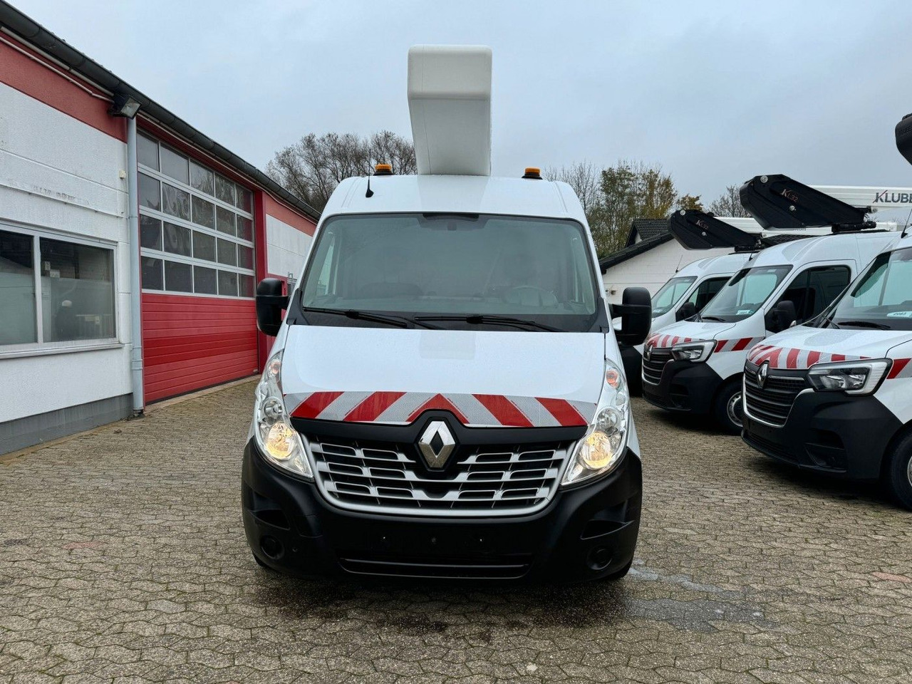 Renault Master Steiger France Elévateur 142 TPFcc - Emelőkosaras teherautó: 2 kép. Renault Master Steiger France Elévateur 142 TPFcc - Emelőkosaras teherautó: 2 kép.