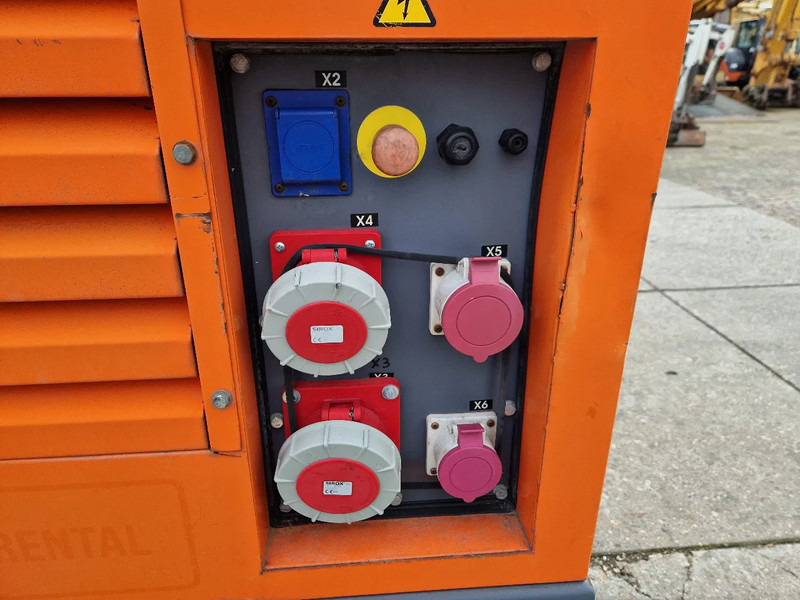 Atlas-Copco QAS150 met Leroy Somer generator - Áramfejlesztő: 5 kép. Atlas-Copco QAS150 met Leroy Somer generator - Áramfejlesztő: 5 kép.