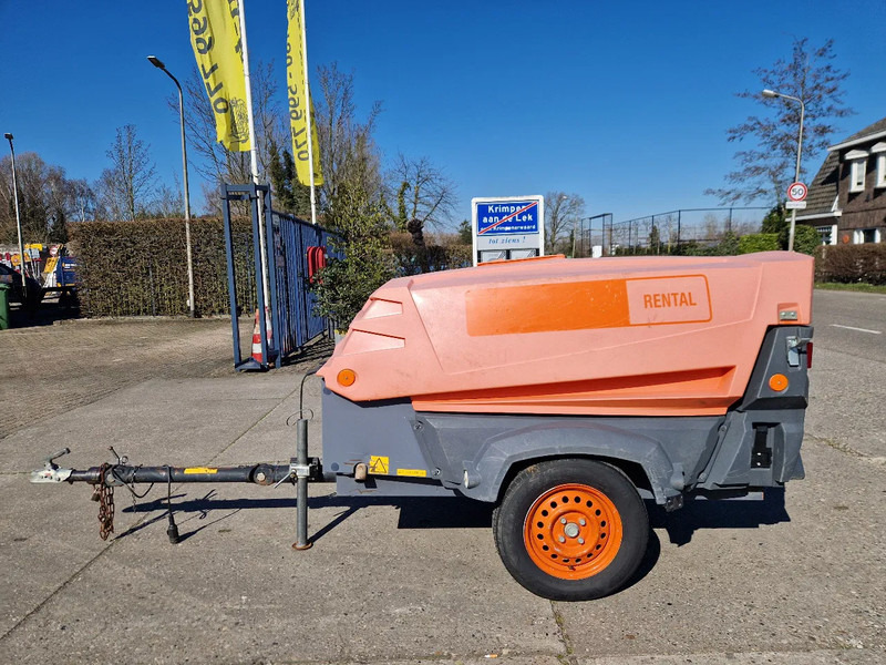 Atlas-Copco XAS57 - Légkompresszor: 1 kép. Atlas-Copco XAS57 - Légkompresszor: 1 kép.
