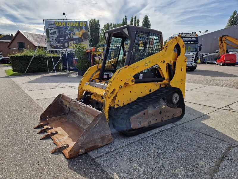 Bobcat T190 rupsschranklader - Mini homlokrakodó: 1 kép. Bobcat T190 rupsschranklader - Mini homlokrakodó: 1 kép.
