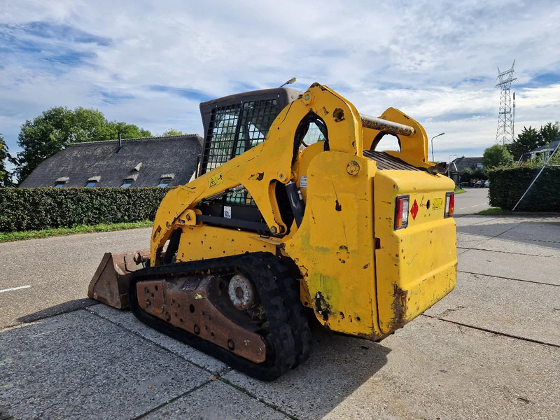 Bobcat T190 rupsschranklader - Mini homlokrakodó: 4 kép. Bobcat T190 rupsschranklader - Mini homlokrakodó: 4 kép.