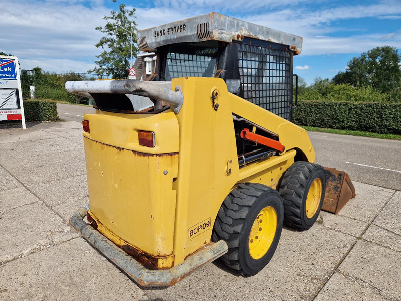 Caterpillar 216B3 schranklader met 1191 uur - Mini homlokrakodó: 3 kép. Caterpillar 216B3 schranklader met 1191 uur - Mini homlokrakodó: 3 kép.