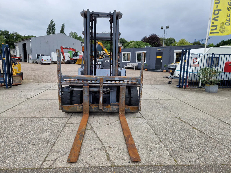 Caterpillar DP60 met geïntegreerde sideshift - Dízel targonca: 4 kép. Caterpillar DP60 met geïntegreerde sideshift - Dízel targonca: 4 kép.