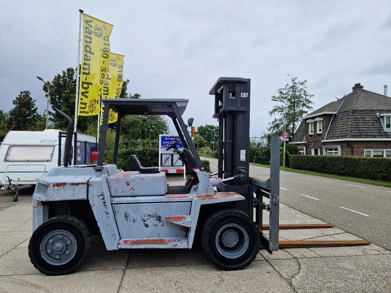 Caterpillar DP60 met geïntegreerde sideshift - Dízel targonca: 2 kép. Caterpillar DP60 met geïntegreerde sideshift - Dízel targonca: 2 kép.
