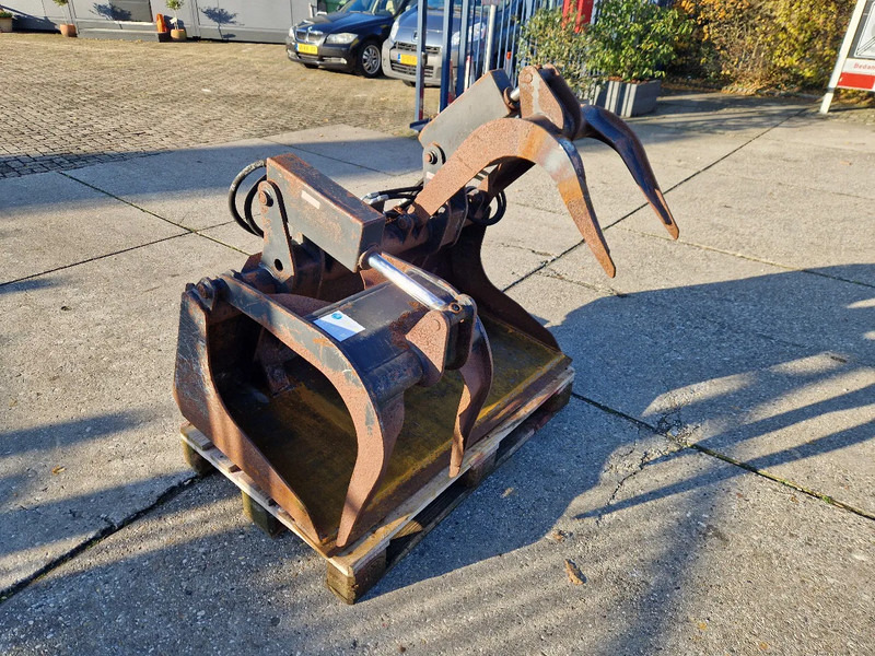 Diversen Attec schep/knijpbak t.b.v. schranklader - Kanál - Építőipari gépek: 2 kép. Diversen Attec schep/knijpbak t.b.v. schranklader - Kanál - Építőipari gépek: 2 kép.