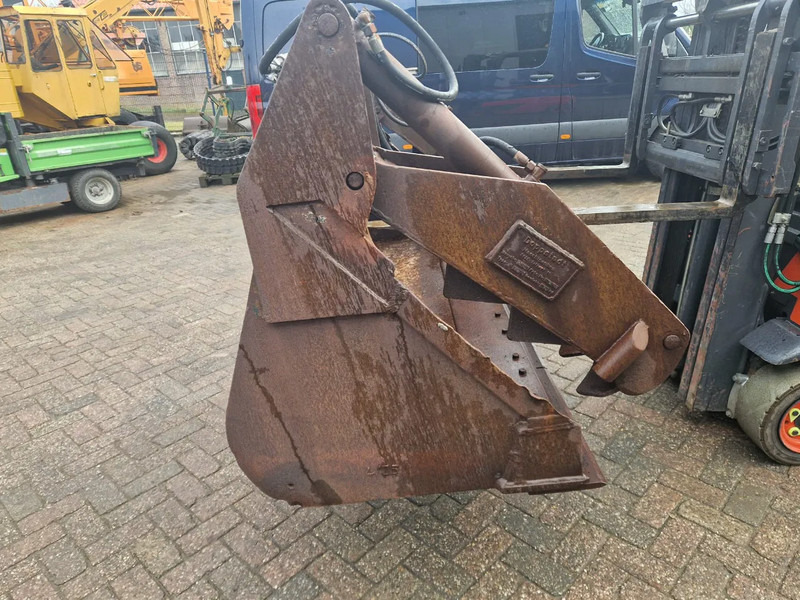 Doppstadt met Volvo aansluiting - Kanál - Építőipari gépek: 3 kép. Doppstadt met Volvo aansluiting - Kanál - Építőipari gépek: 3 kép.