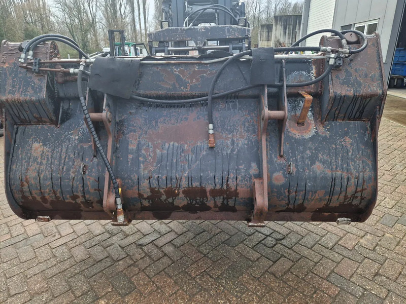 Doppstadt met Volvo aansluiting - Kanál - Építőipari gépek: 5 kép. Doppstadt met Volvo aansluiting - Kanál - Építőipari gépek: 5 kép.