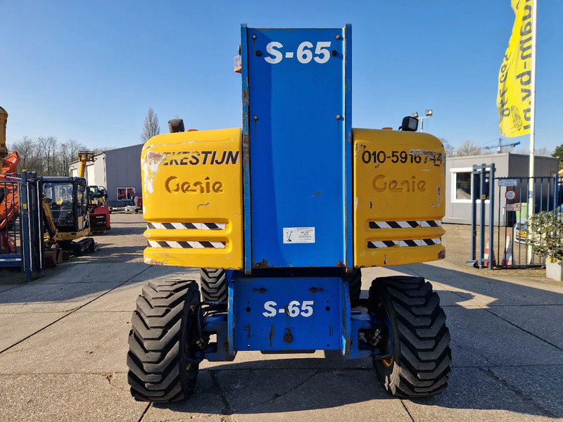 Genie S65 4X4 - Teleszkópos emelő: 5 kép. Genie S65 4X4 - Teleszkópos emelő: 5 kép.