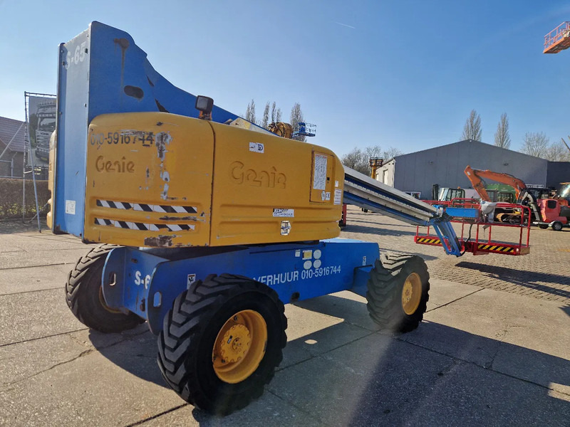 Genie S65 4X4 - Teleszkópos emelő: 4 kép. Genie S65 4X4 - Teleszkópos emelő: 4 kép.