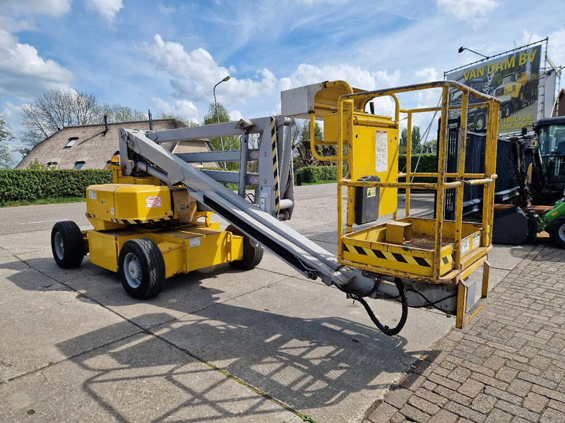Genie Z45/22 DC met boek en keuring - Személyemelő: 2 kép. Genie Z45/22 DC met boek en keuring - Személyemelő: 2 kép.