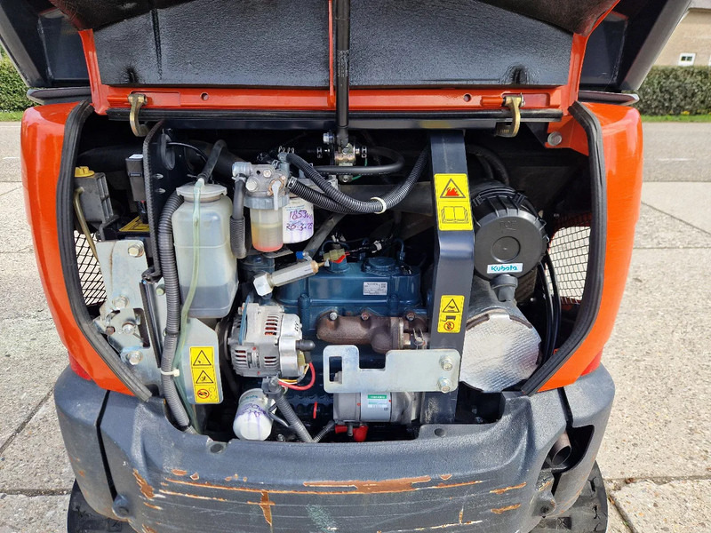 Kubota KX019-4 met 1990 uur - Minikotró: 4 kép. Kubota KX019-4 met 1990 uur - Minikotró: 4 kép.