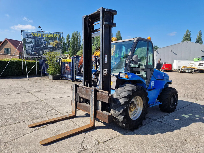 Manitou M50-4 ruwterrein 4WD sideshift - Terepjáró képességű targoncá: 1 kép. Manitou M50-4 ruwterrein 4WD sideshift - Terepjáró képességű targoncá: 1 kép.