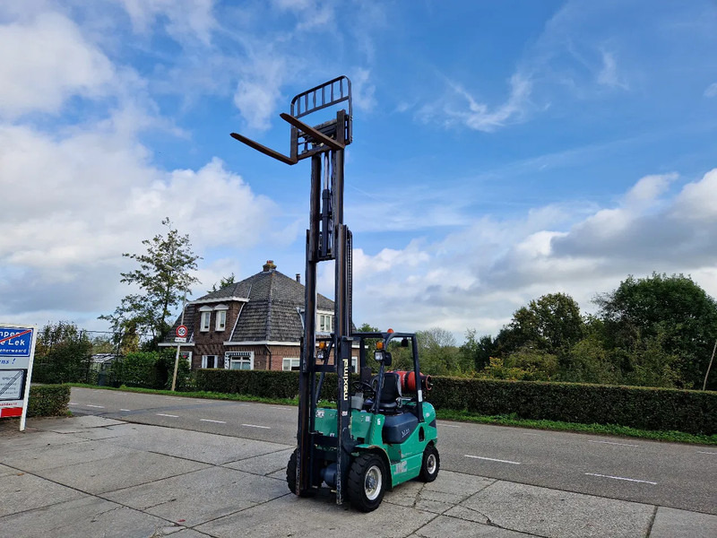 Maximal Nissan Zhejiang 2.5 ton LPG LOW HOURS - Gázüzemű targonca: 1 kép. Maximal Nissan Zhejiang 2.5 ton LPG LOW HOURS - Gázüzemű targonca: 1 kép.