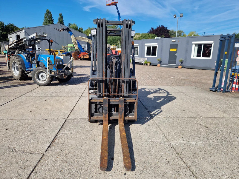 Nissan 1800 kg. LPG met keuring - Gázüzemű targonca: 5 kép. Nissan 1800 kg. LPG met keuring - Gázüzemű targonca: 5 kép.