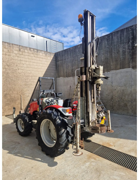Onbekend Valpadana 1550 4x4 drilling tractor - Fúrógép: 1 kép. Onbekend Valpadana 1550 4x4 drilling tractor - Fúrógép: 1 kép.