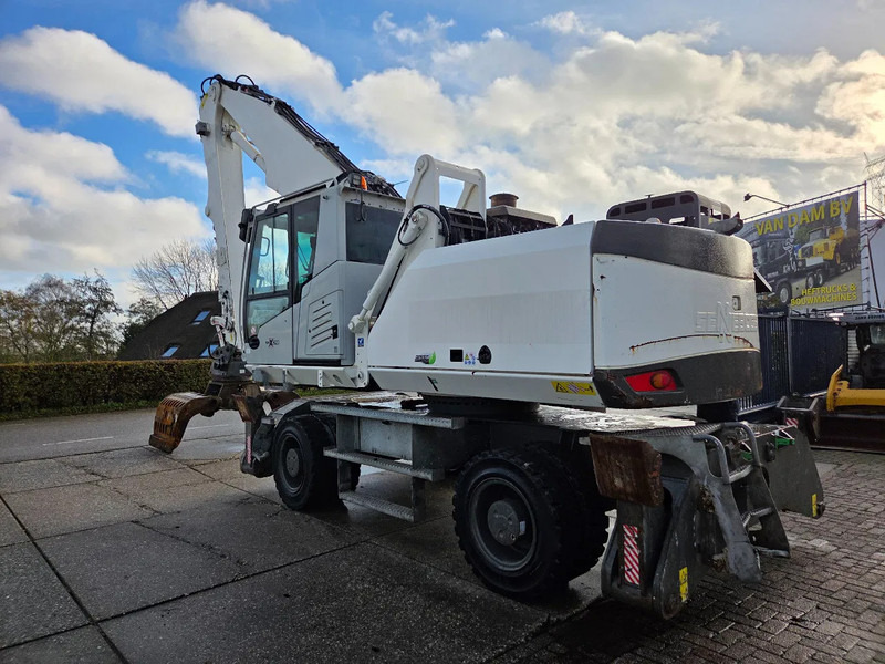 Sennebogen 821 overslagkraan met sorteergrijper - Hulladék kotró: 4 kép. Sennebogen 821 overslagkraan met sorteergrijper - Hulladék kotró: 4 kép.