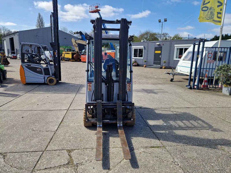 Still RX20-18 met nieuwe keuring - Elektromos targonca: 4 kép. Still RX20-18 met nieuwe keuring - Elektromos targonca: 4 kép.