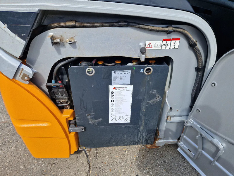 Still RX20-18 met nieuwe keuring - Elektromos targonca: 5 kép. Still RX20-18 met nieuwe keuring - Elektromos targonca: 5 kép.
