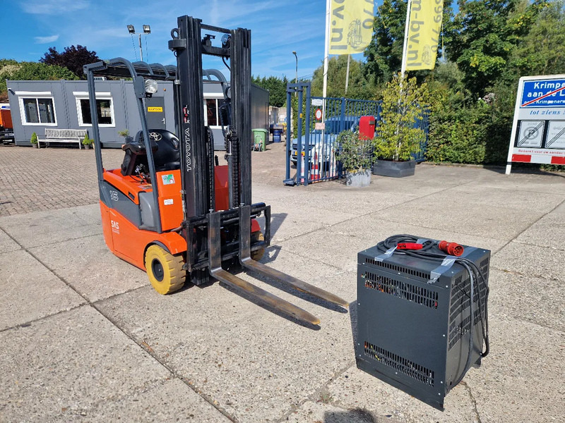 Toyota 1500 kg. elektrisch hefhoogte 5.00m. - Elektromos targonca: 3 kép. Toyota 1500 kg. elektrisch hefhoogte 5.00m. - Elektromos targonca: 3 kép.