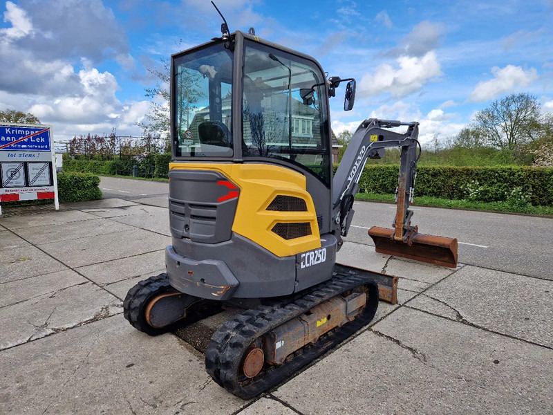 Volvo ECR25D met 2562 uur - Minikotró: 5 kép. Volvo ECR25D met 2562 uur - Minikotró: 5 kép.