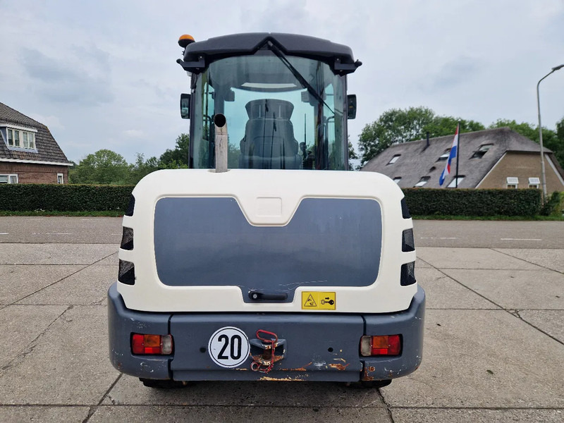 Yanmar TL80 / Terex TL80 / Schaeff TL80 very low hours! - Gumikerekes homlokrakodó: 5 kép. Yanmar TL80 / Terex TL80 / Schaeff TL80 very low hours! - Gumikerekes homlokrakodó: 5 kép.