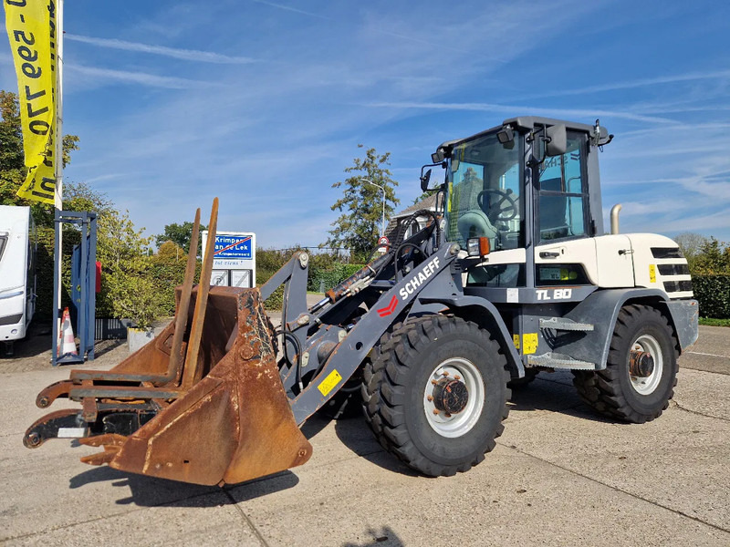 Yanmar / Terex TL80 in nette staat 2017 - Gumikerekes homlokrakodó: 1 kép. Yanmar / Terex TL80 in nette staat 2017 - Gumikerekes homlokrakodó: 1 kép.
