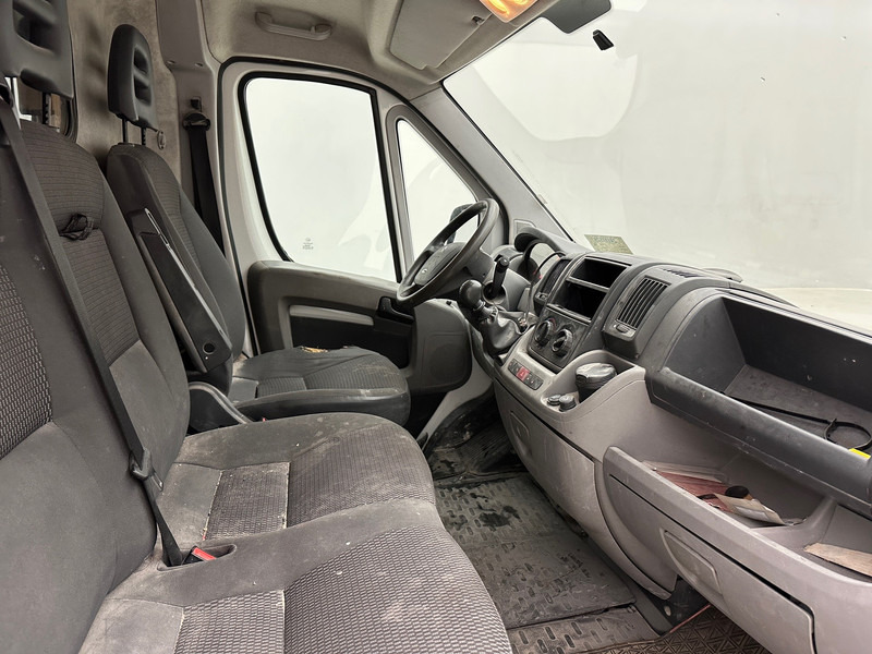 Citroën Jumper 2.2 HDI - Furgon: 4 kép. Citroën Jumper 2.2 HDI - Furgon: 4 kép.