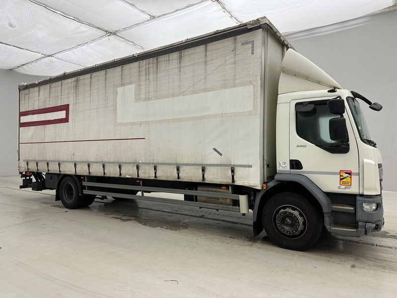 DAF CF 290 - Ponyvás teherautó: 3 kép. DAF CF 290 - Ponyvás teherautó: 3 kép.