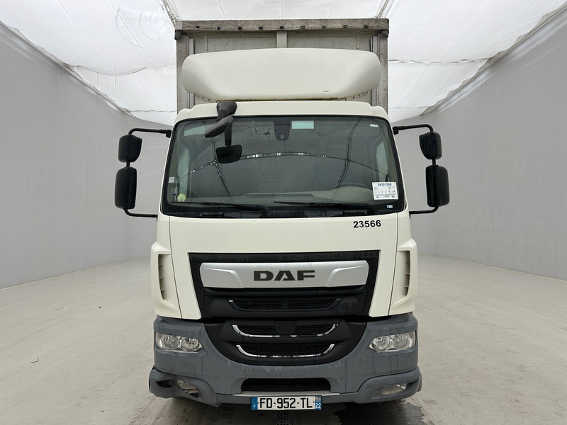 DAF CF 290* - Ponyvás teherautó: 2 kép. DAF CF 290* - Ponyvás teherautó: 2 kép.