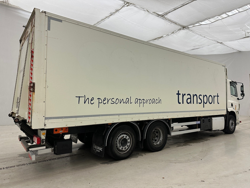 DAF CF 330 - 6x2 - Dobozos felépítményű teherautó: 4 kép. DAF CF 330 - 6x2 - Dobozos felépítményű teherautó: 4 kép.