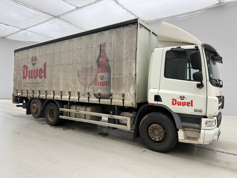 DAF CF75.310 - Ponyvás teherautó: 3 kép. DAF CF75.310 - Ponyvás teherautó: 3 kép.