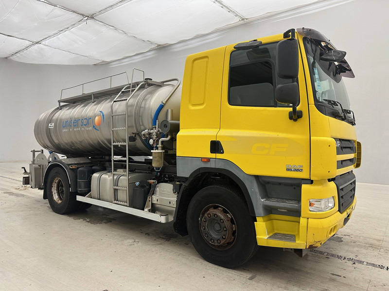 DAF CF85.360* - Tartályos teherautó: 3 kép. DAF CF85.360* - Tartályos teherautó: 3 kép.