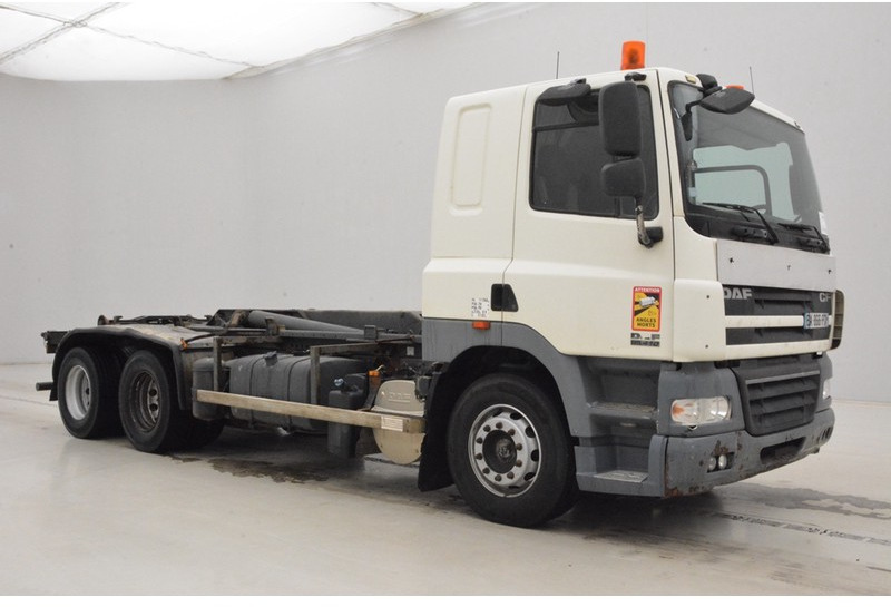 DAF CF85.410 - 6x2 - Horgos rakodó teherautó: 3 kép. DAF CF85.410 - 6x2 - Horgos rakodó teherautó: 3 kép.