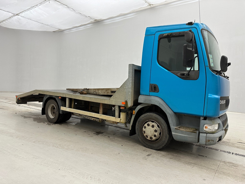 DAF LF45.12 - Autószállító teherautó: 3 kép. DAF LF45.12 - Autószállító teherautó: 3 kép.