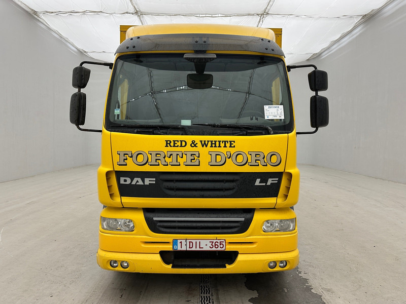 DAF LF55.250 - Dobozos felépítményű teherautó: 2 kép. DAF LF55.250 - Dobozos felépítményű teherautó: 2 kép.