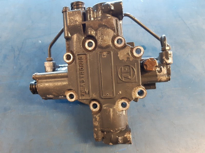 DAF WABCO 4770100050 4770100050 - Sebességváltó: 3 kép. DAF WABCO 4770100050 4770100050 - Sebességváltó: 3 kép.