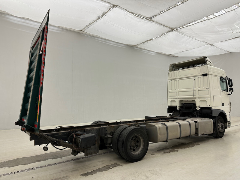 DAF XF 460 Space Cab - Alvaz teherautó: 4 kép. DAF XF 460 Space Cab - Alvaz teherautó: 4 kép.