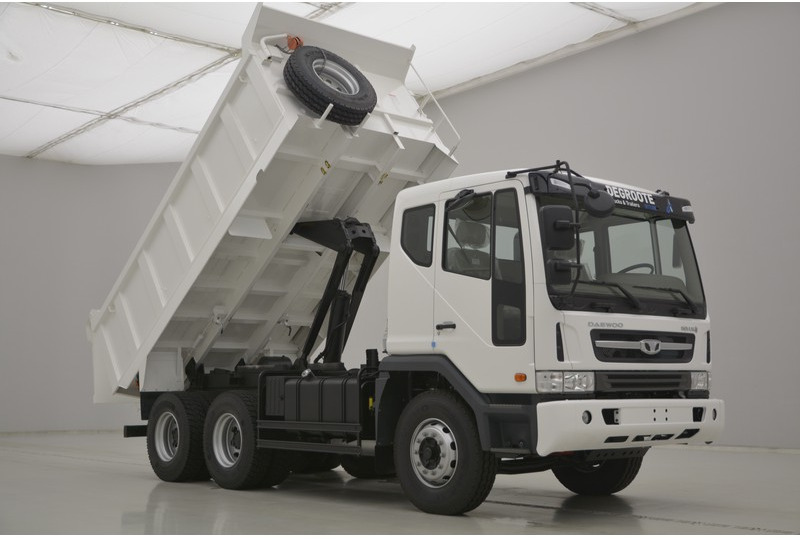 Daewoo Novus SE 340 K4DEF - 6x4 - UNUSED - Billenőplatós teherautó: 2 kép. Daewoo Novus SE 340 K4DEF - 6x4 - UNUSED - Billenőplatós teherautó: 2 kép.