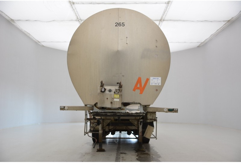 Fruehauf Bitumen tank trailer - Tartályos félpótkocsi: 2 kép. Fruehauf Bitumen tank trailer - Tartályos félpótkocsi: 2 kép.