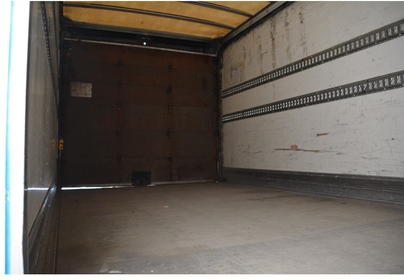 Iveco Eurocargo 120E18 - Dobozos felépítményű teherautó: 5 kép. Iveco Eurocargo 120E18 - Dobozos felépítményű teherautó: 5 kép.