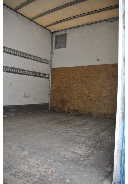 Iveco Eurocargo 120E18 - Dobozos felépítményű teherautó: 4 kép. Iveco Eurocargo 120E18 - Dobozos felépítményű teherautó: 4 kép.