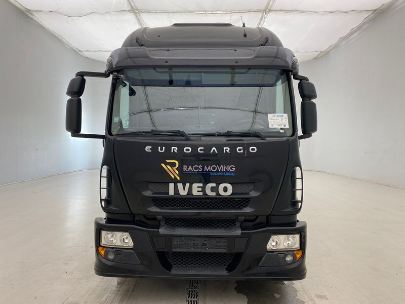 Iveco Eurocargo 140E28* - Dobozos felépítményű teherautó: 2 kép. Iveco Eurocargo 140E28* - Dobozos felépítményű teherautó: 2 kép.