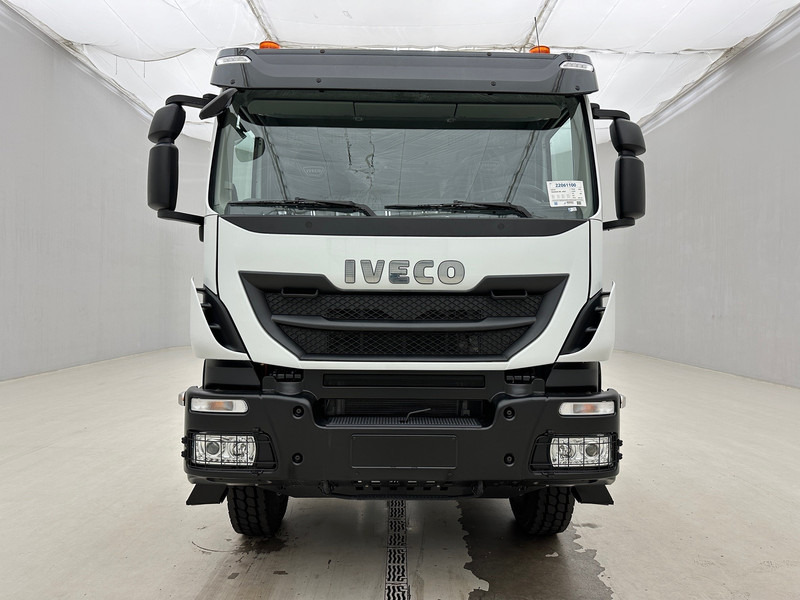 Iveco Trakker 380 - 6x4 - Alvaz teherautó: 2 kép. Iveco Trakker 380 - 6x4 - Alvaz teherautó: 2 kép.