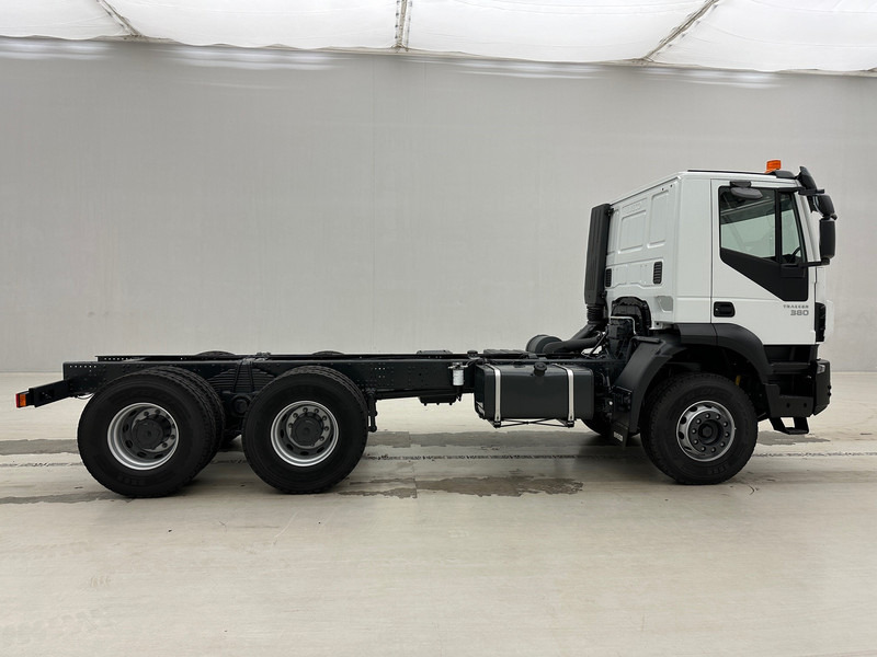 Iveco Trakker 380 - 6x4 - Alvaz teherautó: 4 kép. Iveco Trakker 380 - 6x4 - Alvaz teherautó: 4 kép.