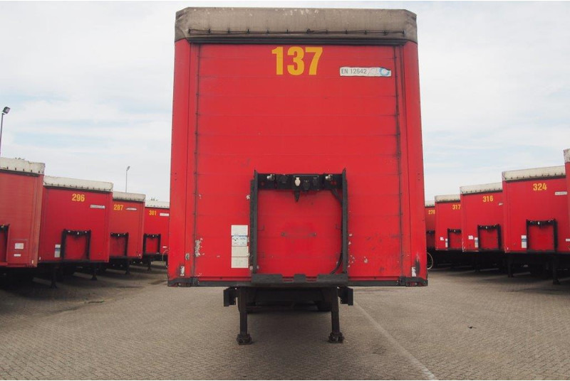 Kögel Tautliner coil - Ponyvás félpótkocsi: 2 kép. Kögel Tautliner coil - Ponyvás félpótkocsi: 2 kép.