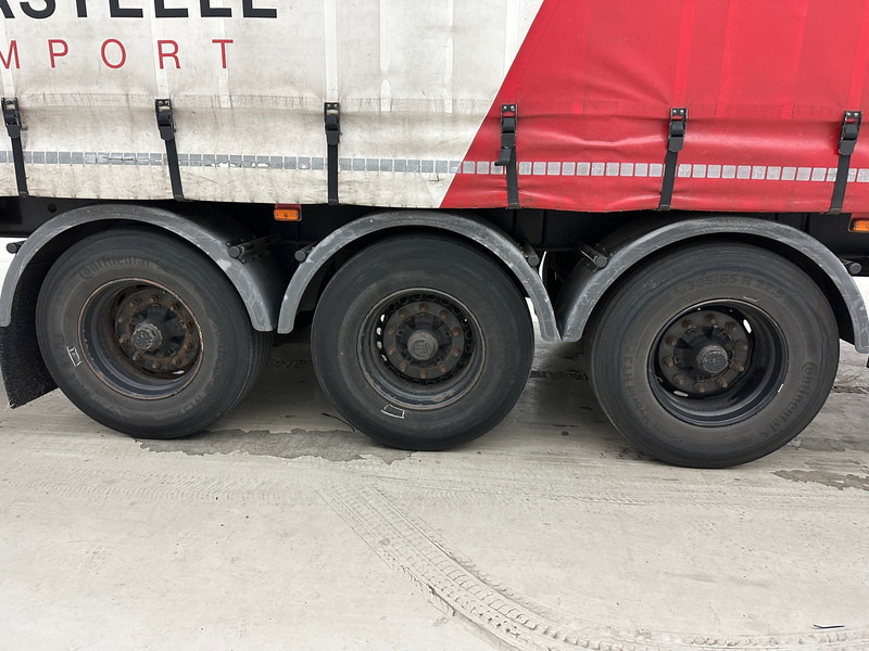 LAG Tautliner - Ponyvás félpótkocsi: 4 kép. LAG Tautliner - Ponyvás félpótkocsi: 4 kép.