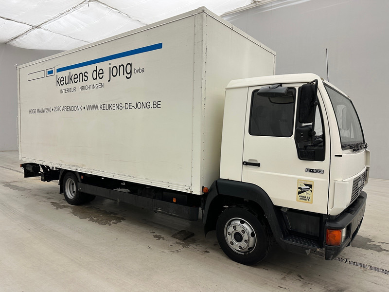 MAN 8.163 - Dobozos felépítményű teherautó: 3 kép. MAN 8.163 - Dobozos felépítményű teherautó: 3 kép.