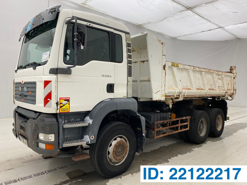 MAN TGA 26.313 - 6x4 - Billenőplatós teherautó: 1 kép. MAN TGA 26.313 - 6x4 - Billenőplatós teherautó: 1 kép.