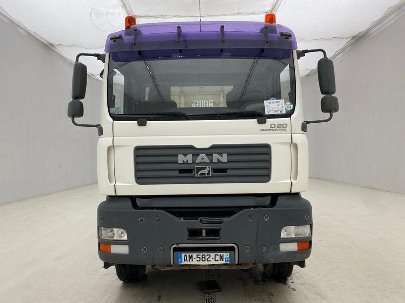 MAN TGA 33.350 - 6x4 - Billenőplatós teherautó: 2 kép. MAN TGA 33.350 - 6x4 - Billenőplatós teherautó: 2 kép.