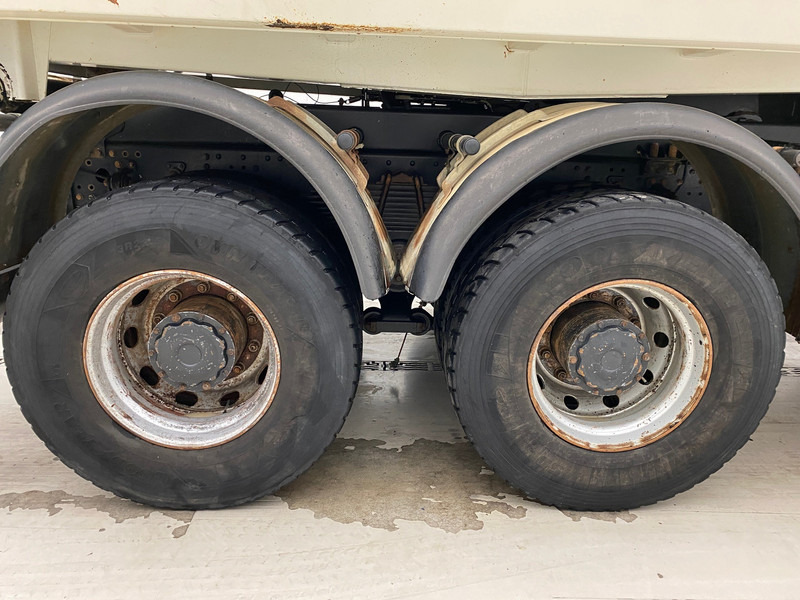 MAN TGA 33.350 - 6x4 - Billenőplatós teherautó: 4 kép. MAN TGA 33.350 - 6x4 - Billenőplatós teherautó: 4 kép.